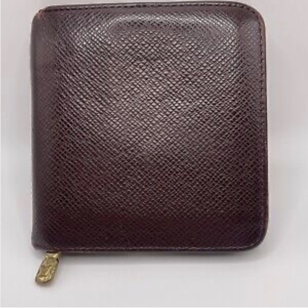 - Louis Vuitton taiga zippy wallet - Picture 3 of 15